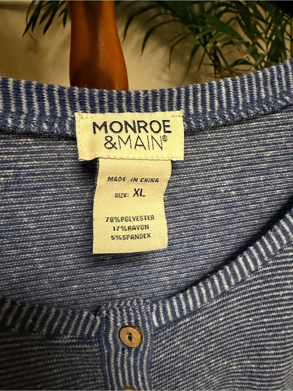 ✨ 3 for 15$ sale -Monroe & Main Blue and White Stripe Knit Henley